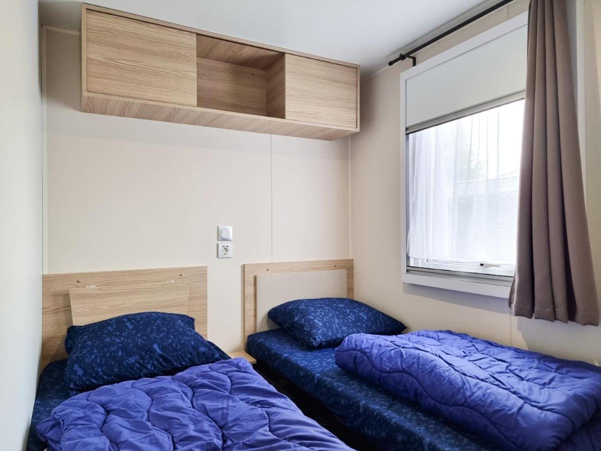 Prachtig Chalet Ok50 D12 Op Familiecamping โอชต์คาเปลเล ภายนอก รูปภาพ